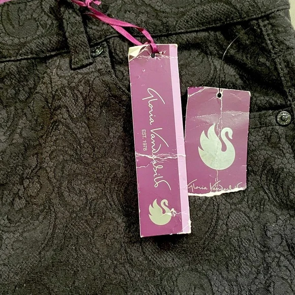 Gloria Vanderbilt Amanda Stretch Slimming Jean in Black Damask, size 12, NWT - Picture 2 of 16
